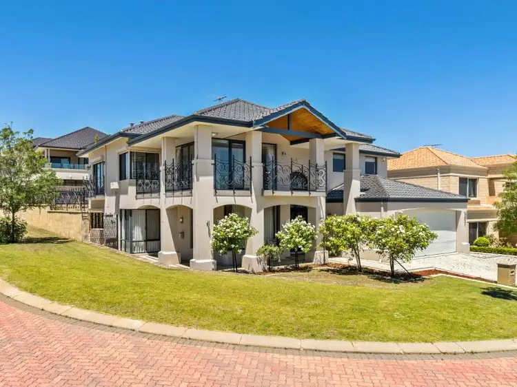 1 Stitfold Promenade, Salter Point WA 6152