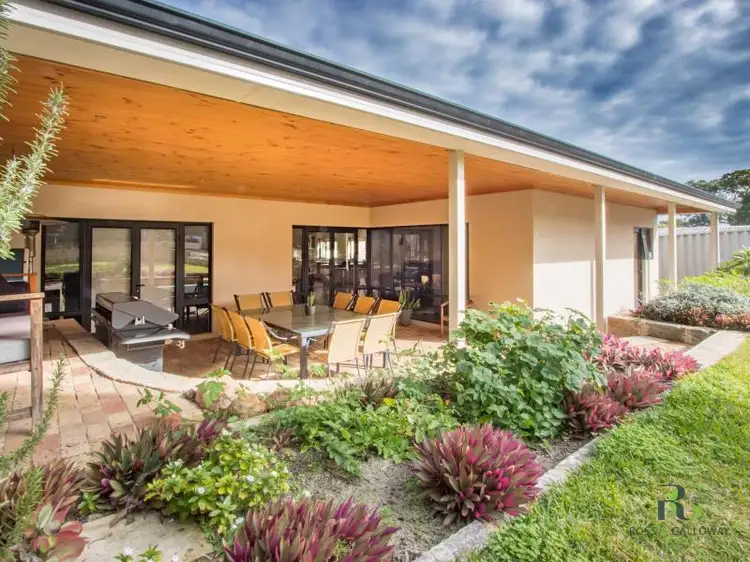 10 Halse Crescent, Melville WA 6156