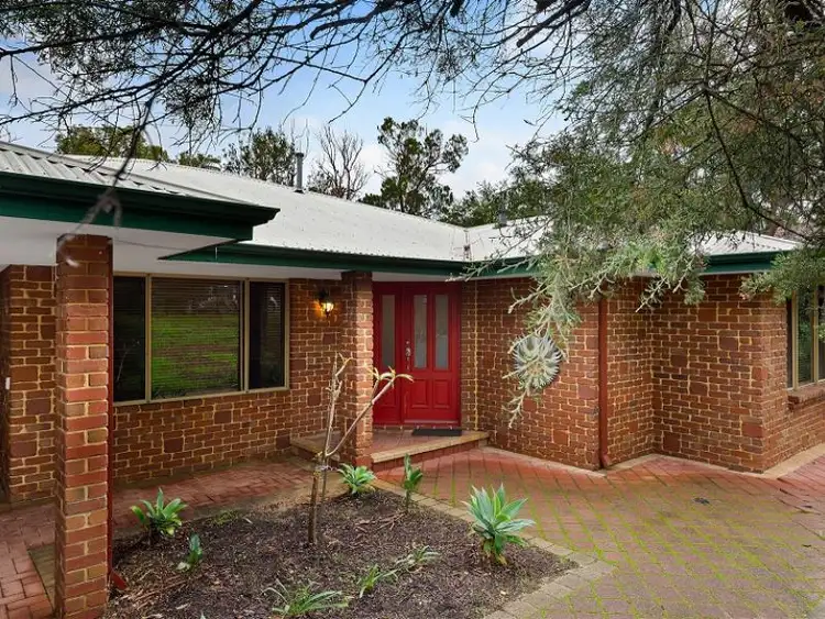 6 Coachman Crt, Wellard WA 6170