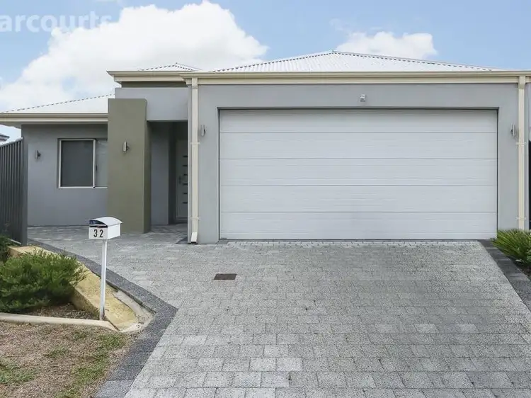 32 Mornington Crescent, Wandi WA 6167