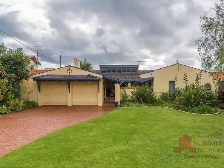 Second view of Homely house listing, 4 Elizabeth Crescent, South Bunbury WA 6230