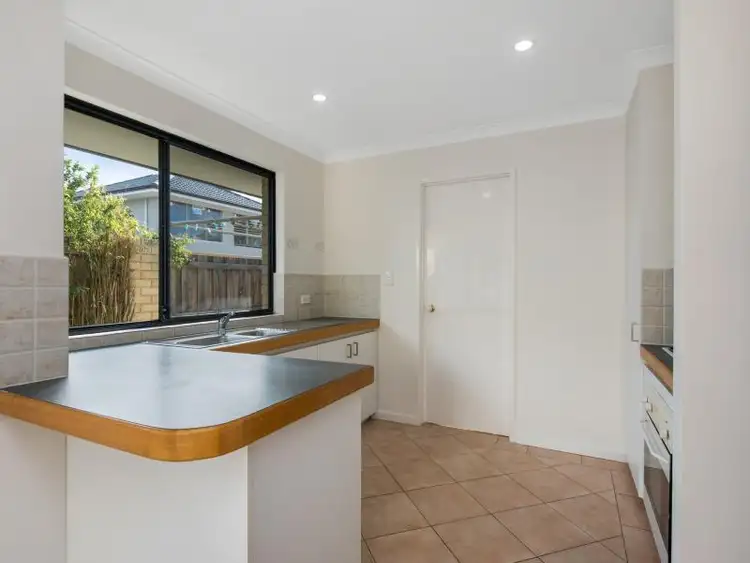 Sixth view of Homely semi-detached listing, 221B Huntriss Road, Doubleview WA 6018