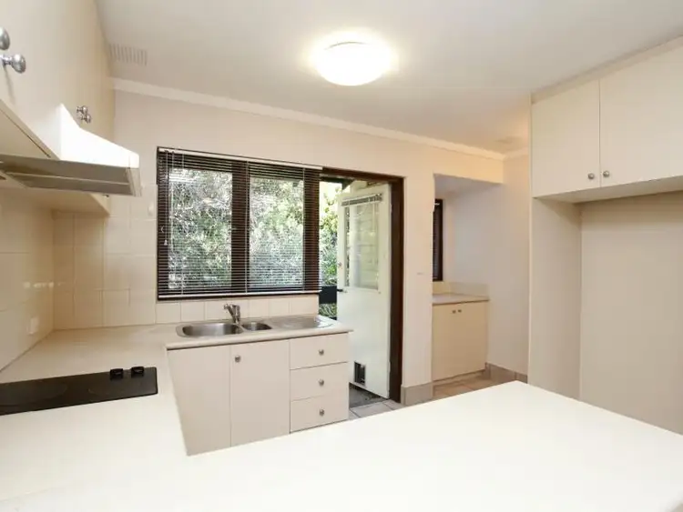 8/9 Pearl Parade, Scarborough WA 6019