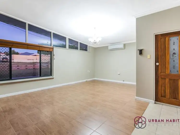 Fourth view of Homely house listing, 33 Orelia Avenue, Orelia WA 6167