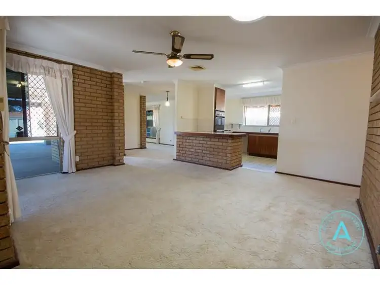 122 Mallard Way, Cannington WA 6107