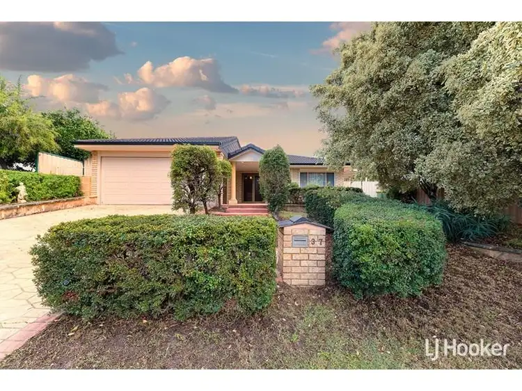 37 Barcombe Way, Leeming WA 6149
