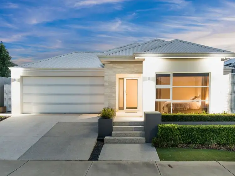 15 Bruny Meander, Wandi WA 6167