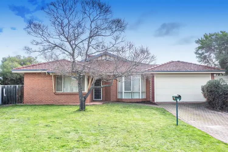 11 Claret Ash Court, Helena Valley WA 6056
