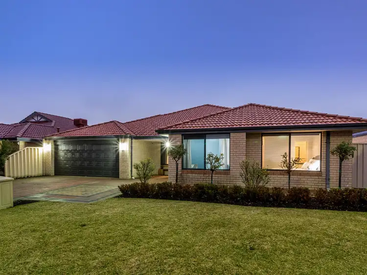 52 Chivalry Way, Atwell WA 6164