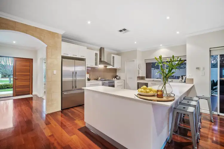 6 Sarus Rise, Gwelup WA 6018