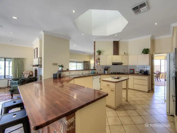 Second view of Homely house listing, 21 Avon View crescent, Northam WA 6401
