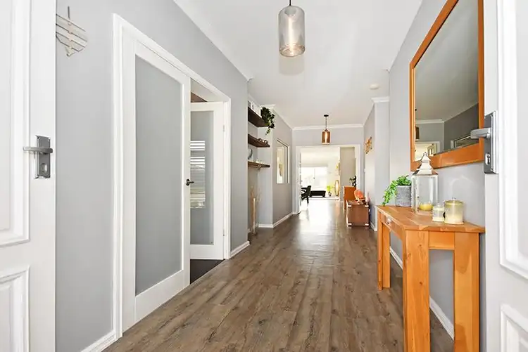 20 Whitehart Entrance, Aveley WA 6069