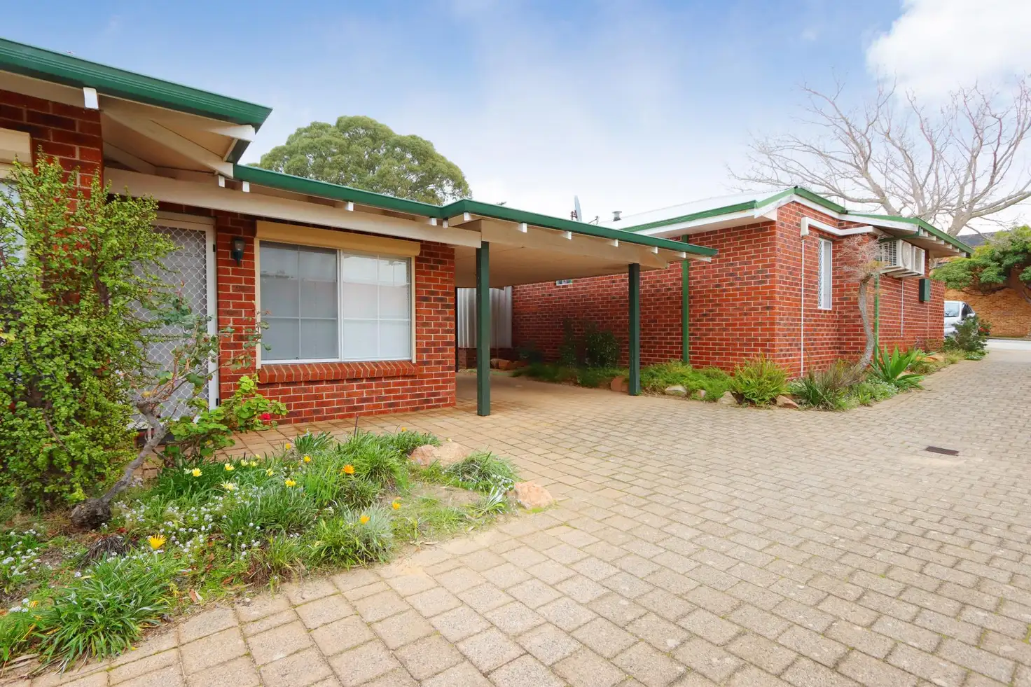 Main view of Homely villa listing, 2/6 Hammad Street, Palmyra WA 6157