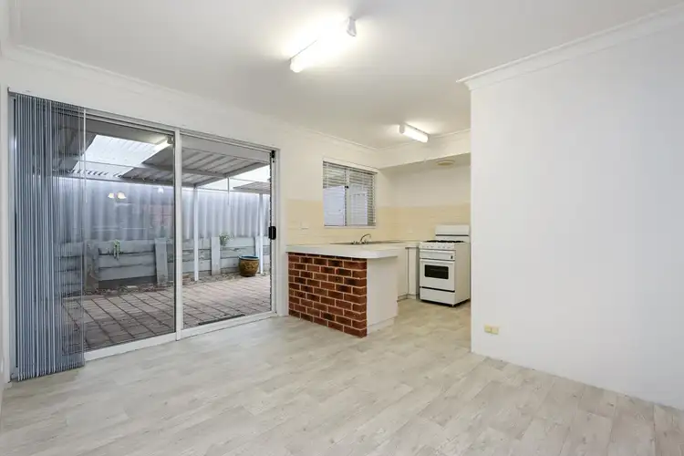 Sixth view of Homely villa listing, 2/6 Hammad Street, Palmyra WA 6157