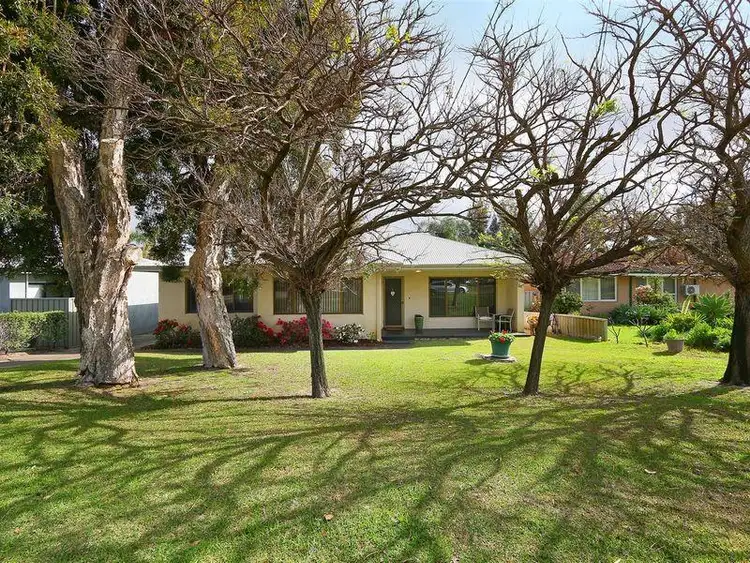 Second view of Homely house listing, 6 Parkland Square, Riverton WA 6148