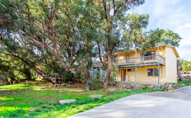 18 Burnett Road, Guilderton WA 6041