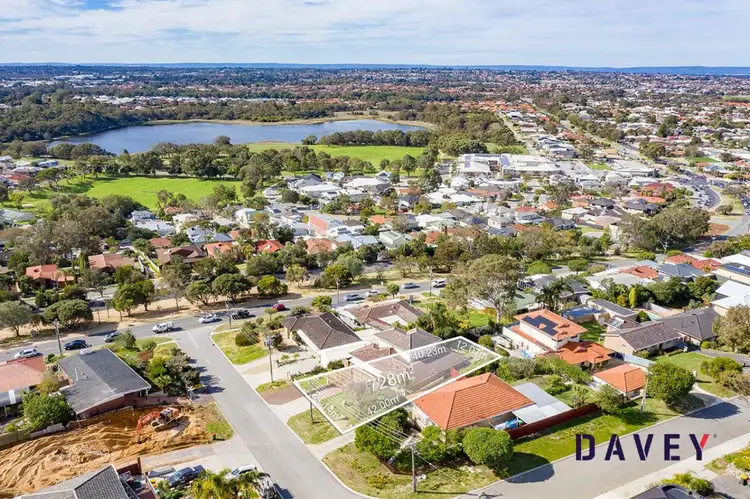 4 Coleman Way, Karrinyup WA 6018