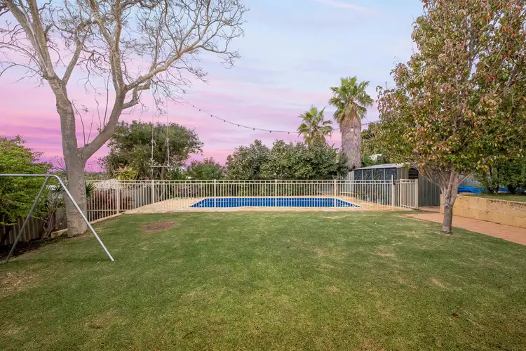19 Dolphin Way, Beldon WA 6027