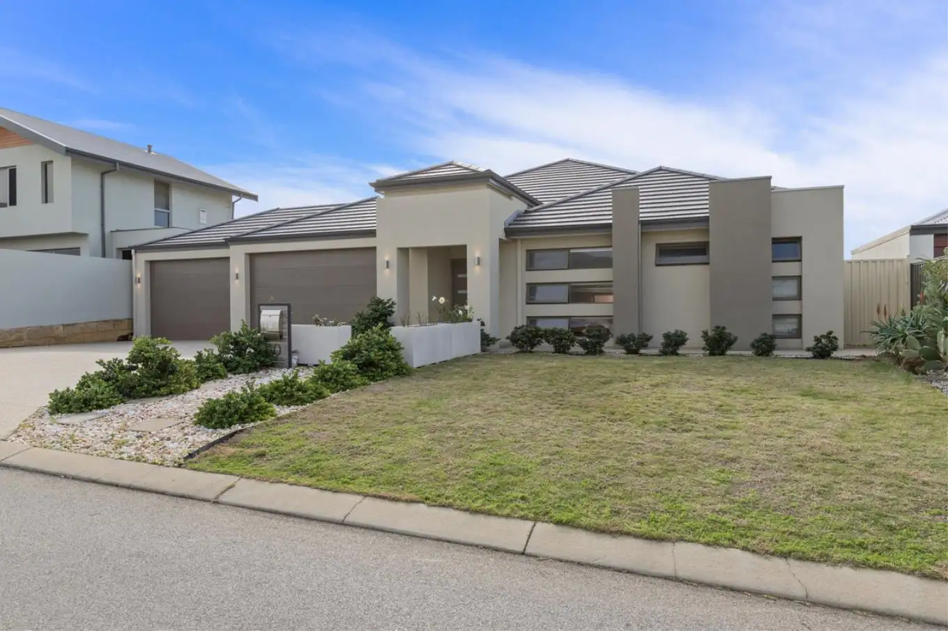 Main view of Homely house listing, 10 Kapula Way, Lake Coogee, Munster WA 6166