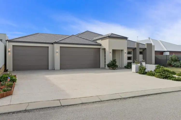 Second view of Homely house listing, 10 Kapula Way, Lake Coogee, Munster WA 6166