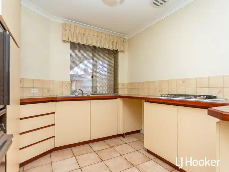 Fifth view of Homely villa listing, 18/4 Heron Place, Maddington WA 6109
