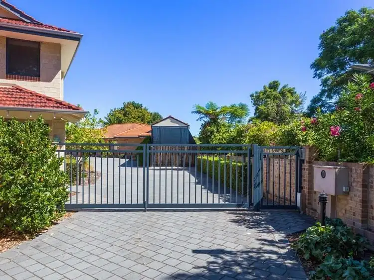 Sixth view of Homely house listing, 2/13 Hodgson Place, Kardinya WA 6163