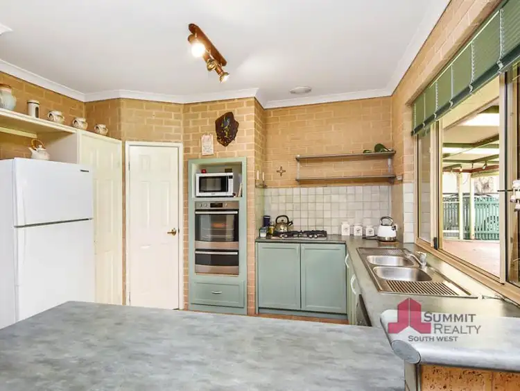 Sixth view of Homely house listing, 8 Seabreeze Cl, Leschenault WA 6233