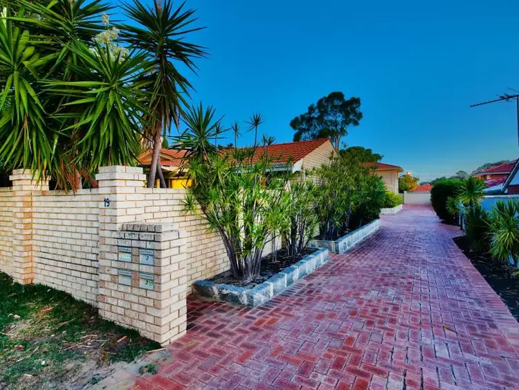 2/19 Ramsdale Street, Scarborough WA 6019