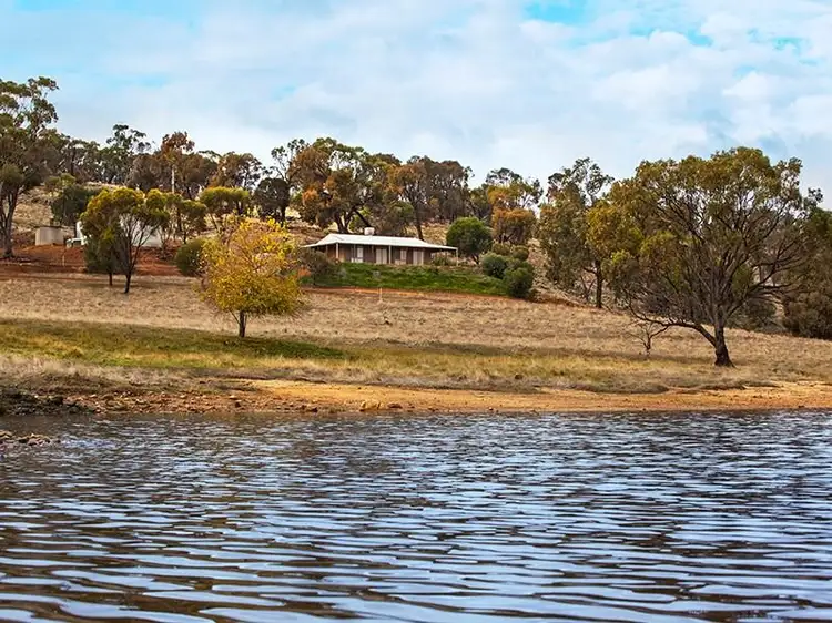 2 Rose Terrace, Spencers Brook WA 6401