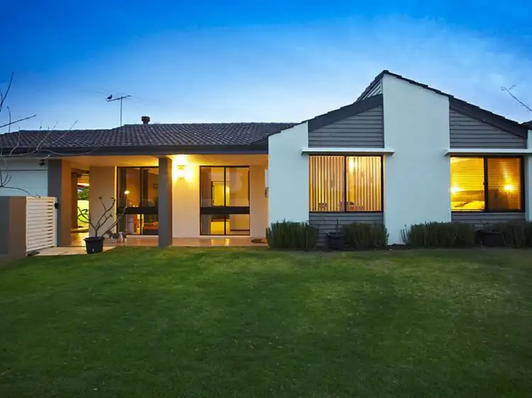 11 Lennoxtown Road, Duncraig WA 6023