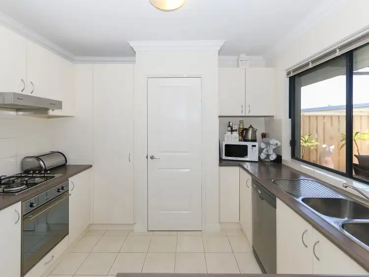 B/16 Burdham  Way, Balga WA 6061