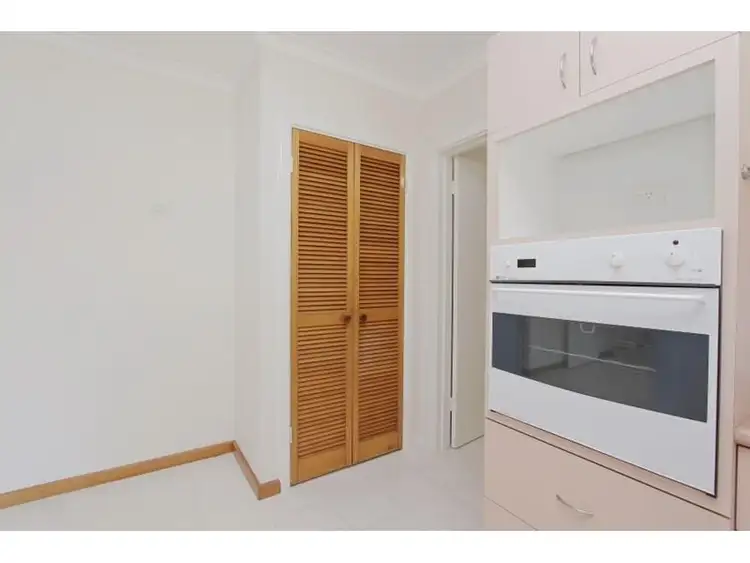 Seventh view of Homely semi-detached listing, 10B IVANAC PLACE, Morley WA 6062