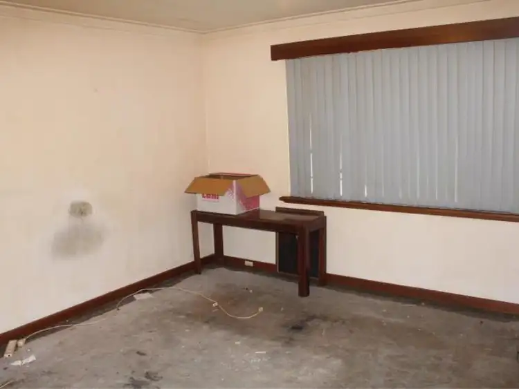 Sixth view of Homely semi-detached listing, 279B Armadale Road, Kewdale WA 6105