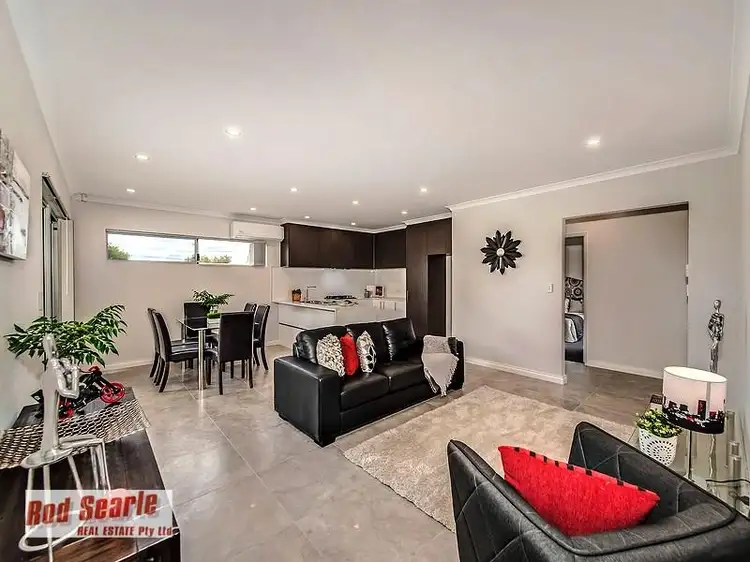 Fifth view of Homely villa listing, 4/32 Rungine Way, Pearsall WA 6065