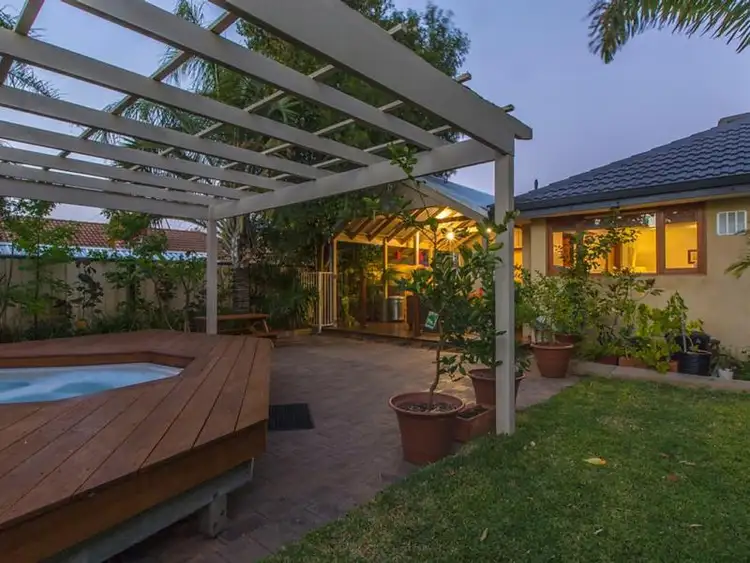 Sixth view of Homely house listing, 10 Pinafore Court, Duncraig WA 6023