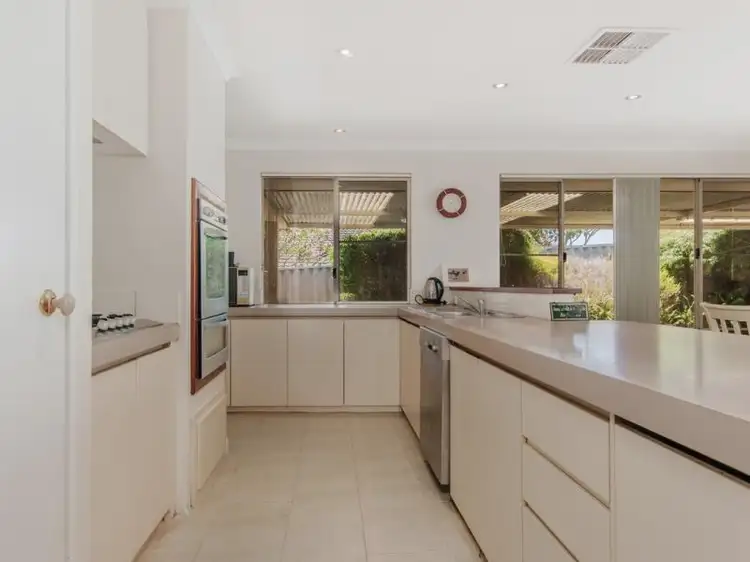 Sixth view of Homely house listing, 20 Porter Gardens, Leda WA 6170