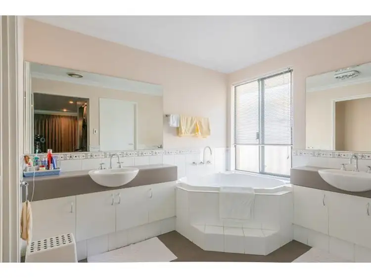 Fifth view of Homely house listing, 19 Jouissance Bend, Atwell WA 6164