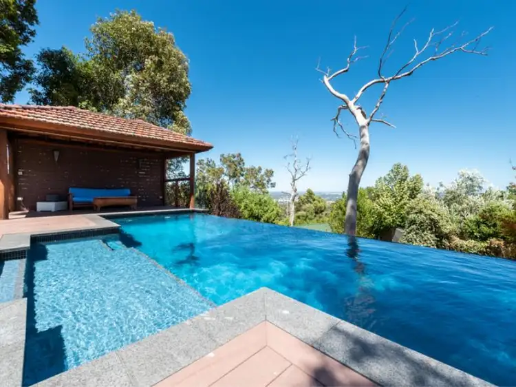 5 Shasta road, Lesmurdie WA 6076