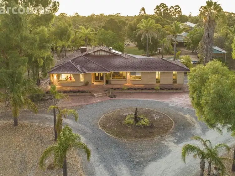 303 Foxton Drive, Oakford WA 6121