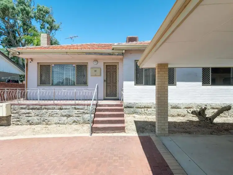 52 Margaret Street, Watermans Bay WA 6020