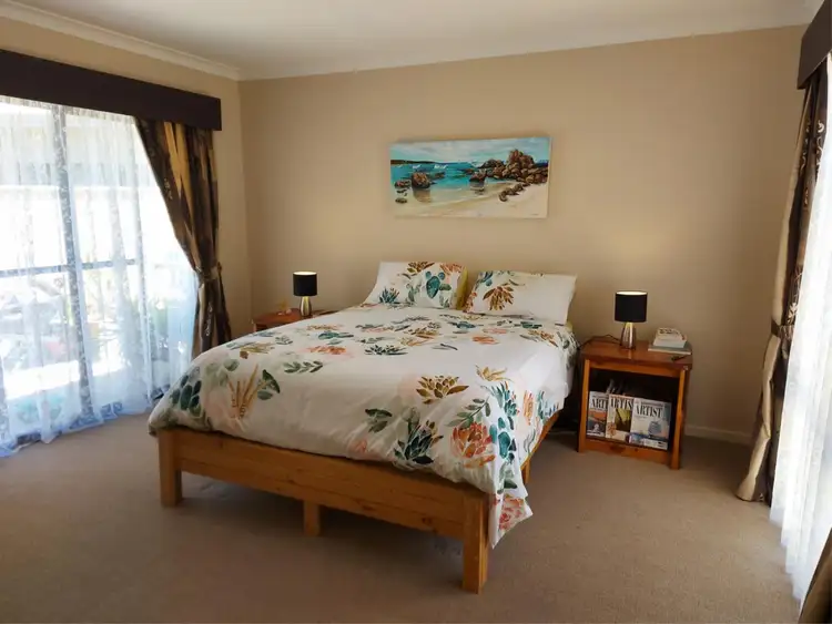 Seventh view of Homely house listing, 4 Pipit Court, Broadwater WA 6280