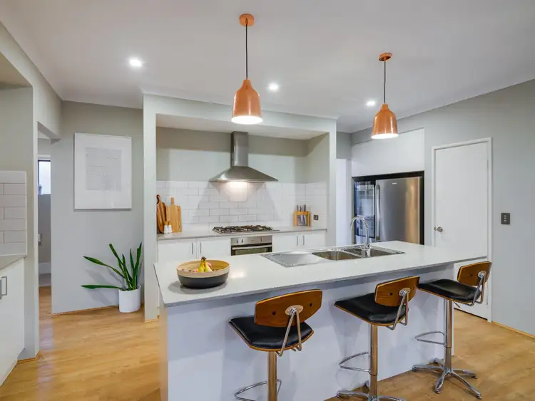 Sixth view of Homely house listing, 10 Sweetgum Way, Piara Waters WA 6112