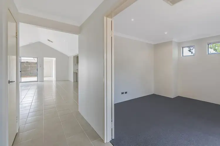 Fourth view of Homely house listing, 2 Linott Close, Baldivis WA 6171