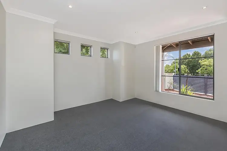 Fifth view of Homely house listing, 2 Linott Close, Baldivis WA 6171