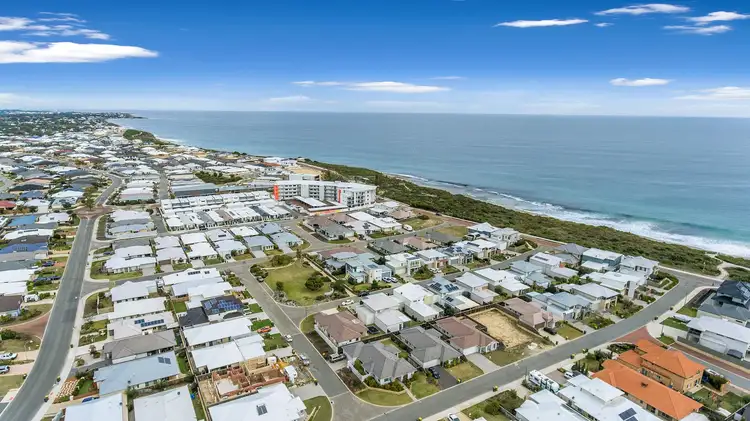 Third view of Homely house listing, 8 Teneriffe Rise, Halls Head WA 6210