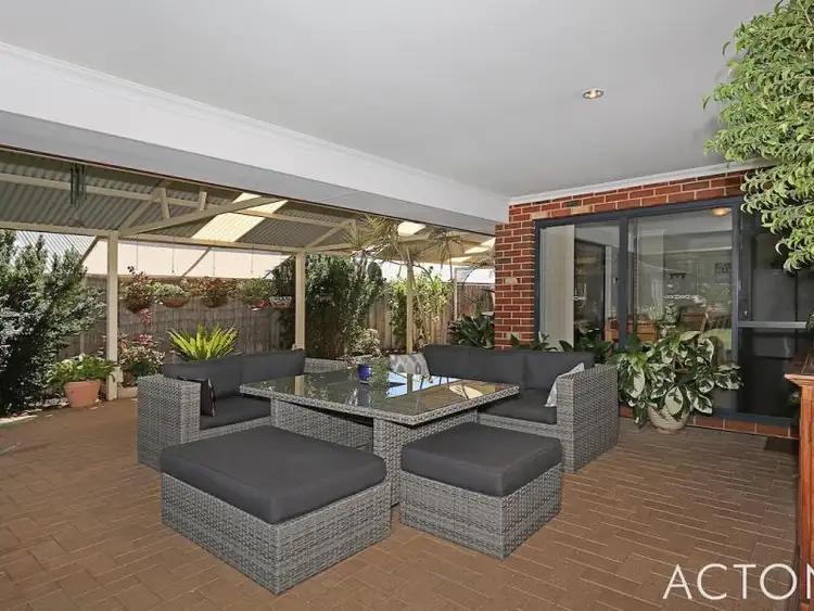 50 Buttercup Parkway, Halls Head WA 6210