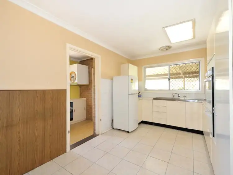 Fourth view of Homely house listing, 11 Milton Place, Orelia WA 6167
