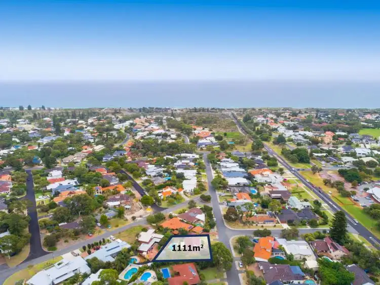 11 Dampier Avenue, City Beach WA 6015