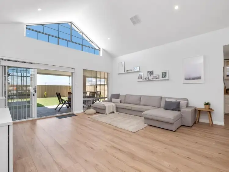 Fifth view of Homely house listing, 32 Darwinia Crescent, Helena Valley WA 6056