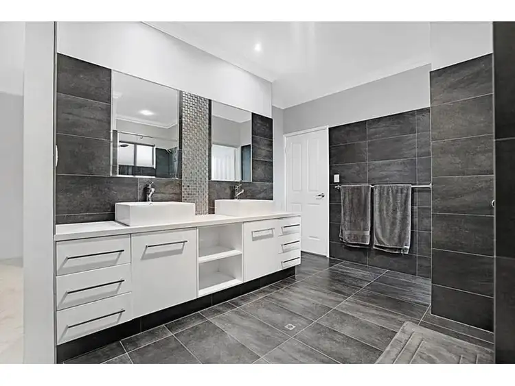 Sixth view of Homely house listing, 8 Monroe Cross, Aveley WA 6069